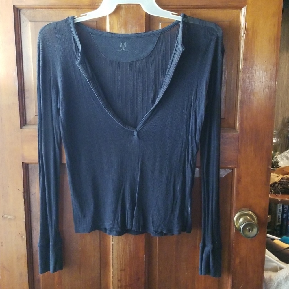 Long sleeve gap shirt